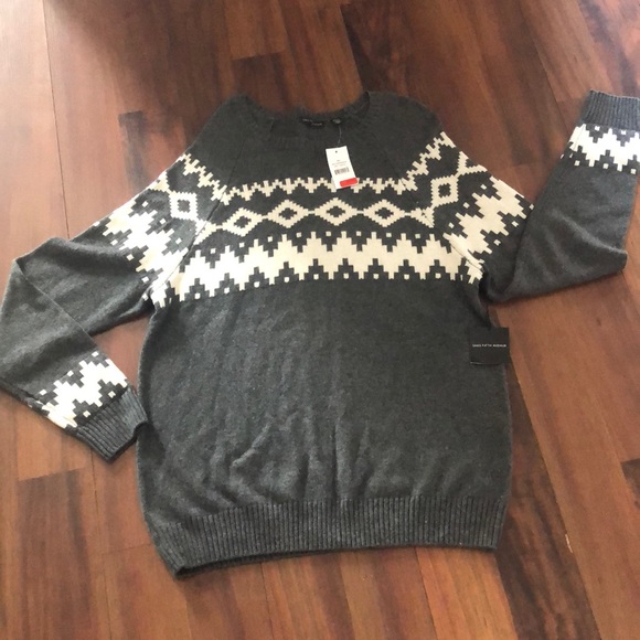 Saks Fifth Avenue Other - Saks Fifth Avenue NWT lightweight sweater